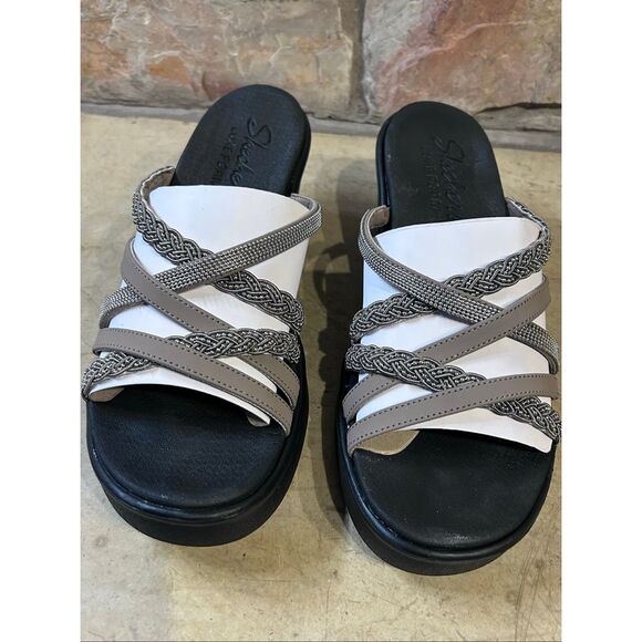 Skechers Luxe Foam Taupe & Silver Wedge Sandals Women’s Size 11 - Picture 2 of 9